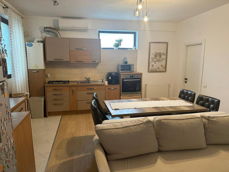 Bucurestii Noi, Damaroaia, apartament 4 camere cu balcon si curte, mobilat,