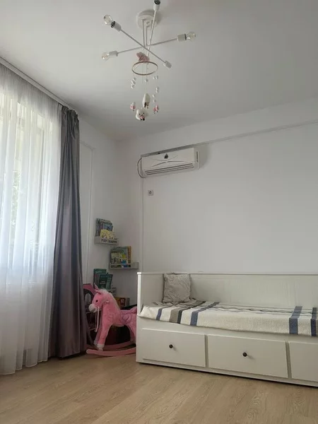 Bucurestii Noi, Damaroaia, apartament 4 camere cu balcon si curte, mobilat,