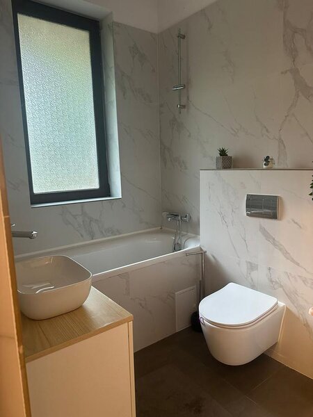 Bucurestii Noi, Damaroaia, apartament 4 camere cu balcon si curte, mobilat,