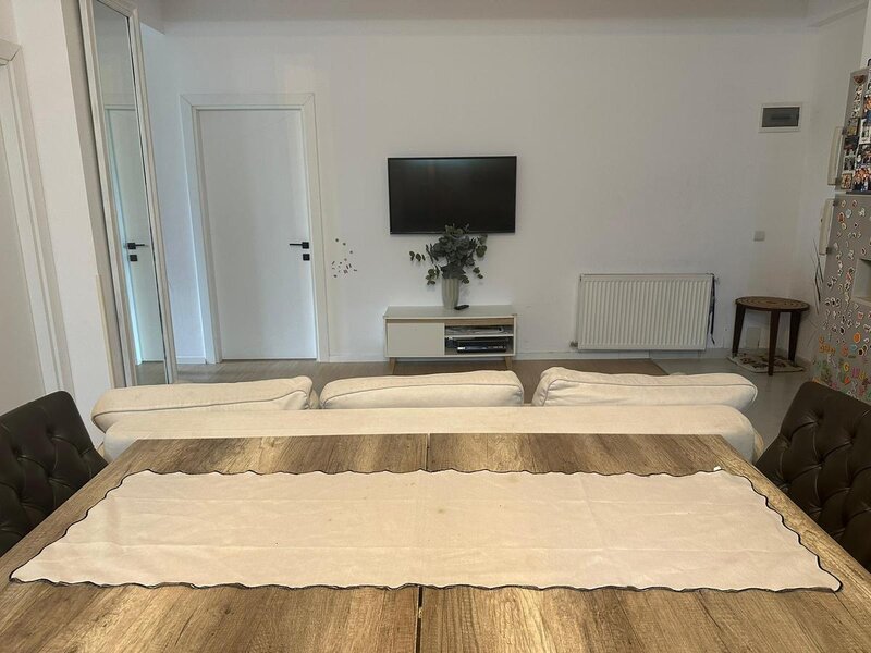 Bucurestii Noi, Damaroaia, apartament 4 camere cu balcon si curte, mobilat,
