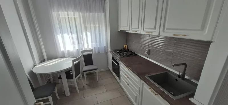 Bucurestii Noi, Damaroaia, apartament 4 camere cu balcon si curte, mobilat,